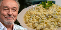 RECEPT: Vánoční bramborový salát podle Karla Gotta chutná božsky a překvapí jednou netradiční ingrediencí