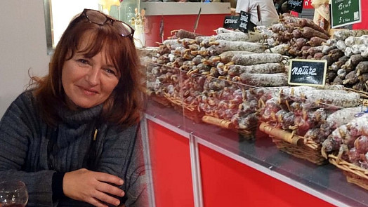 Češi v zahraničí: Ve Francii ochutnejte polévku bouillabaisse a domů si přivezte baskické uzeniny nebo čokoládu, říká Alice Muthspiel