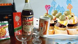 Silvestr v dobách socialismu: Chlebíčky a jednohubky, estrády s Menšíkem a Bohdalkou a oslavy v obýváku