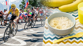 Tour de France 2023: Závodníci snídají banány nebo avokádo, svačí rozinkový chléb, ale v určitých fázích nesmějí konzumovat nic