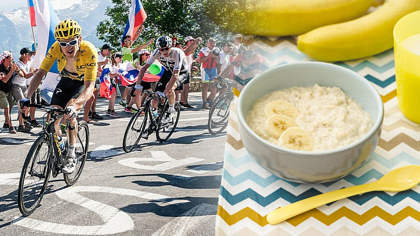 Jezdci na Tour de France mají speciální jídelníček plný sacharidů.