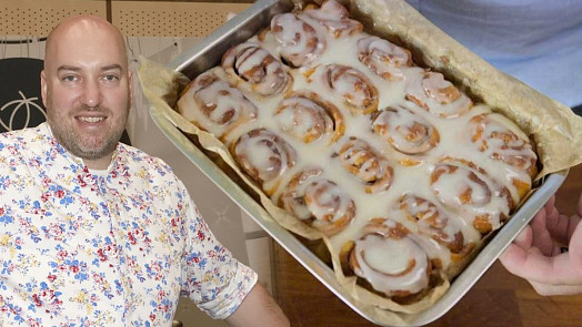 Kluci v akci slaví 20 let vysílání: Ondřej Slanina nabídl recept na šneky s perníkovým máslem a zavzpomínal na začátky Kluci v akci slaví 20 let vysílání: Ondřej Slanina nabídl recept na šneky s perníkovým máslem a zavzpomínal na začátky