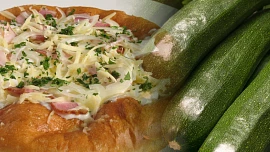 Jak na falešné cuketové langoše bez kynutí: Nadýchané těsto zvládne i začátečník, na výsledku si pochutná i profík