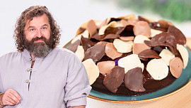 Cukrář Josef Maršálek upekl dort s čokoládou, bramborami a chipsy: Některé ingredience se prostě milují, vysvětlil