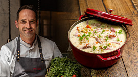 Švýcarská kroupová polévka podle šéfkuchaře Marka Fichtnera: Voní uzeným a funguje i jako skvělý vyprošťovák