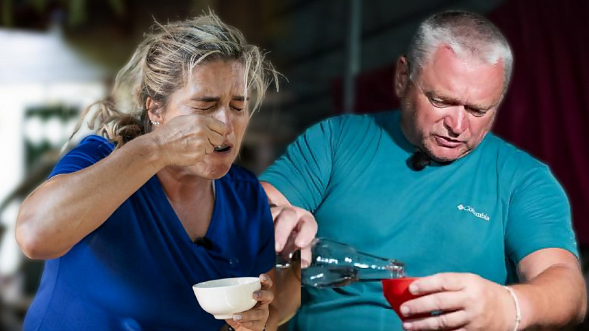 Toužimáci končí v Asia Express: Jedli pečené tarantule i salát z mravenců, po návratu si dali řízek s bramborovým salátem