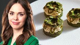 Pistáciový Paris-Brest podle Heleny Fléglové: Francouzská variace na věneček oslní svěží barvou, úžasným krémem i křupavostí