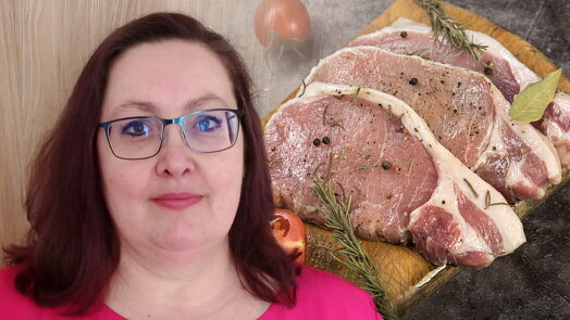 Řeznice radí: Vepřová pečeně s kostí se vyplatí koupit. Je levnější a při pečení má jednu velkou výhodu