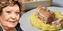 Kuřecí řízky zapečené se šlehačkou: Jednoduchý recept z kuchařky Jiřiny Bohdalové, ke kterému se budete stále vracet