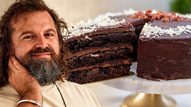 Sacher à la Josef vás uchvátí: Maršálek proměnil klasický dort v luxusní a dokonale šťavnatý moučník