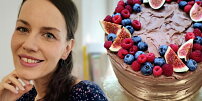 Vystudovala biologii, nakonec ji ale zlákala cukrařina. Dnes vede Pavlína Šimrová receptovou část Topreceptů