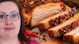 Řeznice radí: Jak upéct dokonale šťavnatý bůček, který se rozpadá na jazyku. Důležité je správné naložení masa