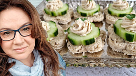 Holka u plotny radí: Jak na jednohubky s rybí pomazánkou ze 2 surovin? Na stole jsou do 15 minut a zmizí ještě dřív