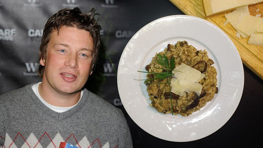 Jak na houbové rizoto podle Jamie Olivera? Když zvolíme správnou rýži a vše dochutíme citronem a parmazánem, bude jídlo dokonalé