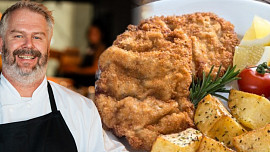 Šéfkuchař radí, jak na dokonalý řízek: Klíčem k úspěchu je snadný fígl s trojobalem a správné smažení