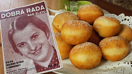 Jak šetřit a lépe vařit podle rad z roku 1930: Koblihy i palačinky budou díky těmto snadným tipům ještě lepší