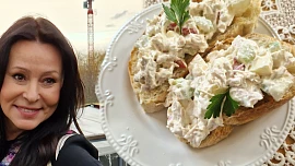 Vyzkoušela jsem pomazánku podle receptu od Heidy Janků. Je jen ze čtyř surovin, snadno se dělá a skvěle chutná