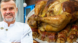 Jak na šťavnaté pečené kuře s nádivkou podle šéfkuchaře Hynka: Tohle voní špekem a bylinkami a chutná božsky