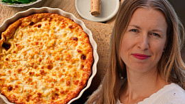 První republika s Kristinou: Luxusní sýrový koláč jen z 5 surovin je hotový raz dva, nestojí jmění a chutná všem