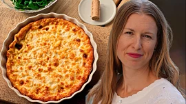 První republika s Kristinou: Luxusní sýrový koláč jen z 5 surovin je hotový raz dva, nestojí jmění a chutná všem