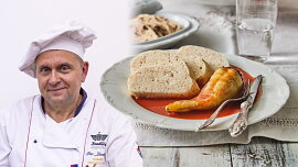 Recept knedlíkového mistra Petra: Plněné papriky s rajskou a chalupnickým knedlíkem chutnají fantasticky
