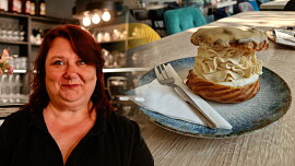 Vlastní cukrárnu si Petra otevřela až v padesáti. Dnes pro její větrníky do Veselí nad Lužnicí jezdívají lidé i zdaleka