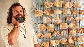 Velikonoce s Josefem Maršálkem: Velikonoční boží milosti jsou úžasně křehké a jogurt v těstě jim dodá vláčnost i svěžest