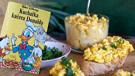 Vajíčková pomazánka podle receptu z Kuchařky kačera Donalda: Je jemná po majonéze a voní bylinkami