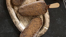 Udělejte si letní hit pro kávomily. Domácí kávové cold brew nanuky osvěží i dodají energii