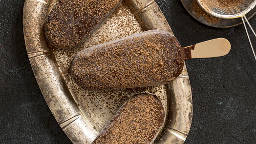 Udělejte si letní hit pro kávomily. Domácí kávové cold brew nanuky osvěží i dodají energii