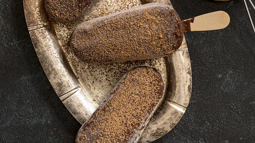 Udělejte si letní hit pro kávomily. Domácí kávové cold brew nanuky osvěží i dodají energii