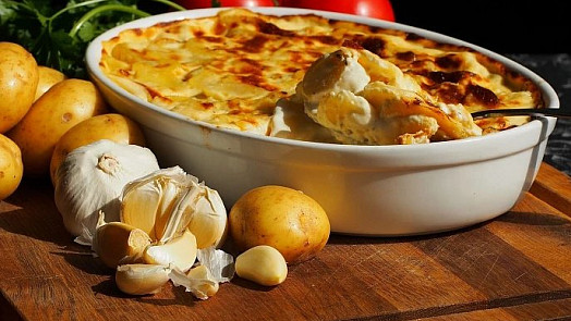 KVÍZ: Poznáte jídlo už na začátku jeho přípravy? Vyzkoušejte své znalosti a dokažte si, že jste v kuchyni profík