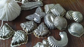 Formičky na pečení cukroví: Jak se o ně správně starat, aby dlouho vydržely? Pomůže obyčejná soda, ocet i nakypřená voda