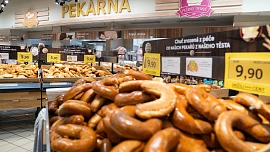 Tesco u vybraných potravin snižuje ceny již nyní. Dlouhodobě pomáhá zákazníkům maximálně šetřit během nakupování