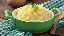 Tři osvědčené způsoby, jak správně ohřát bramborovou kaši: S troškou mléka a oříškem másla bude chutnat jako čerstvá