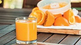 Mýty vs. fakta: Je pomerančový džus opravdu tak zdravý, jak si myslíme?