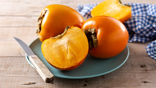 Jak nechat dozrát kaki: V sáčku se správným ovocem zesládne a změkne za pár dní