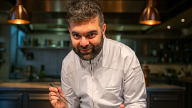 Svůj podnik otevřel v Praze před dvěma měsíci a už je v Michelin Guide. Restaurace Parzival slaví úspěch