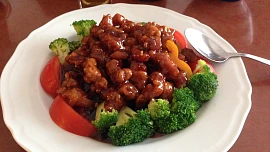 Smažené kuře generála Cua: Čína po americku osloví milovníky lehce pikantních chutí, maso je navíc úžasně křupavé