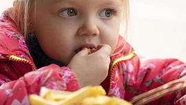 Fast food zdravě i pro děti: Cuketová pizza, krůtí řízečky i tvarohové knedlíčky malé caparty nadchnou