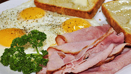 Nejlepší slaná snídaně? Jednoznačně hemenex! Jak šunku s vejci dovést k dokonalosti?