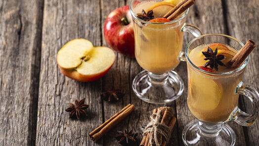 Voňavý chaider chutná po jablkách, skořici a kardamomu. Tahle hvězda mezi podzimními nápoji šlape dýňovému latte na paty