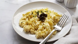 Jak připravit nejlepší a nejjemnější míchaná vejce: Trik je v přidání jedné ingredience navíc