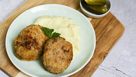 Zapomeňte na pánev plnou tuku. Holandské řízky zvládnete snadno i v horkovzdušné fritéze
