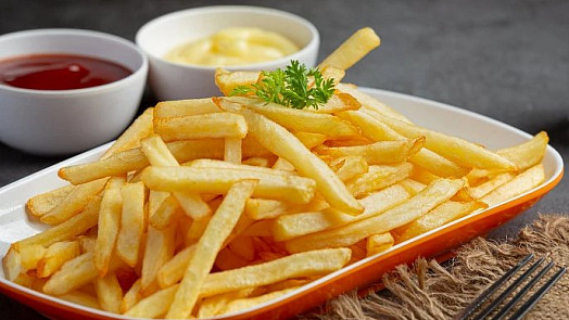 Nejkrupavějších hranolek dosáhnete jedním trikem: Do oleje stačí přidat lžička běžné suroviny