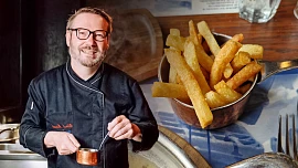 Šéfkuchař pražské restaurace Bruxx radí, jak na ty nejlepší hranolky: Zásadní je krátké předvaření a dvojí smažení, říká