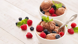 Domácí zmrzlina bez zmrzlinovače? Tento postup krok za krokem zaručí dokonalý výsledek!