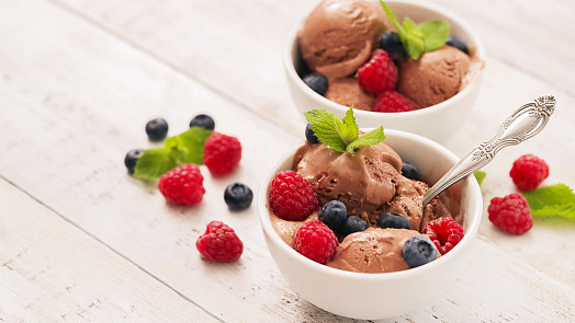 Domácí zmrzlina bez zmrzlinovače? Tento postup krok za krokem zaručí dokonalý výsledek!