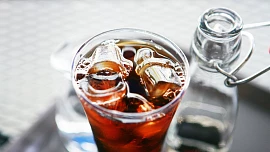 Dejte kafe k ledu: Osvěžující espresso tonic je hit kaváren. Udělejte si ho doma