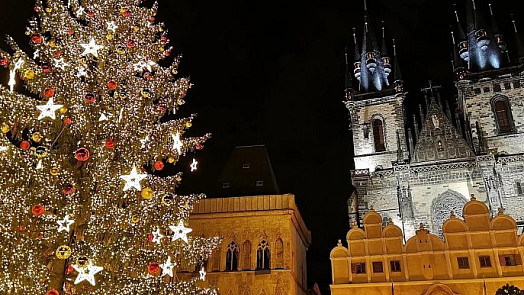 Vánoční trhy 2025: Velký přehled adventních míst. Na Míráku v Praze se začíná už 20. listopadu, v Brně o den později